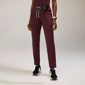 Women's Figs FormX tapered scrub pant - burgundy